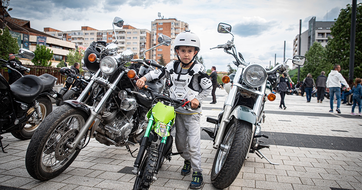 A balesetek megelőzéséért tartottak figyelemfelkeltő felvonulást a motorosok